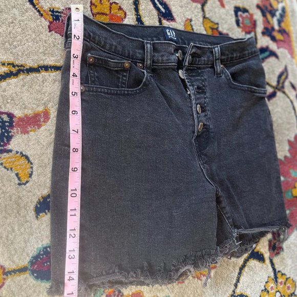 GAP exposed button fly raw hem black stretch denim shorts, 27 - Picture 3 of 6